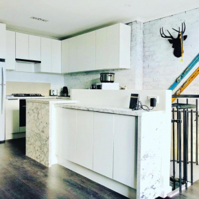 Perfect Located Apartment in the heart of Hotham